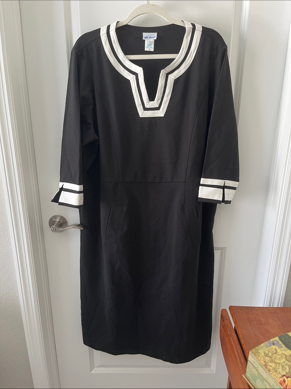 Vicki Wayne Y2K Black Midi shift Dress Pockets White Trim SZ 20W
